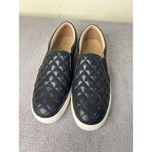 A. New. Day Reese wide width sneakers memory foam insoles black womens size 8